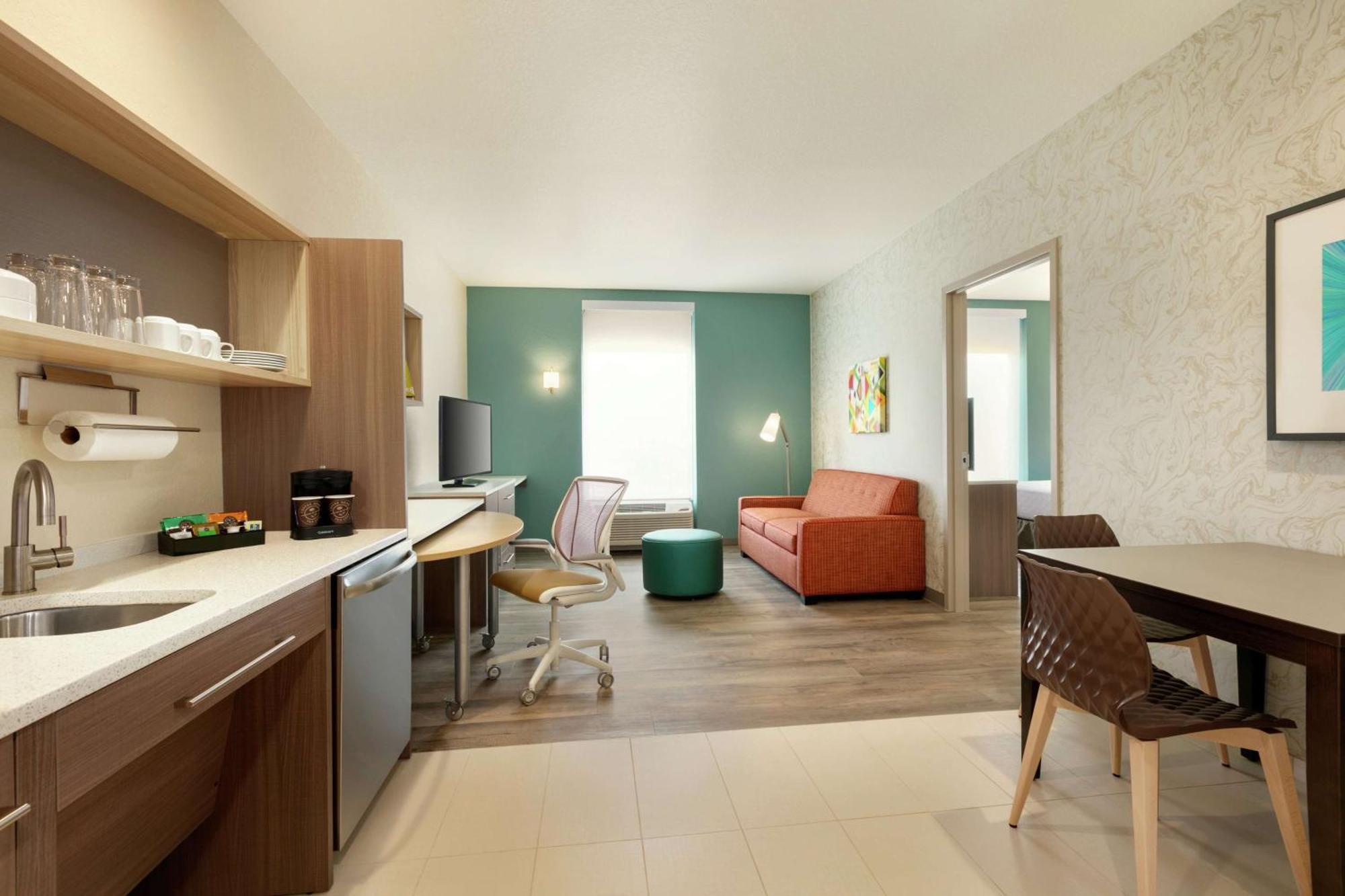 Home2 Suites By Hilton Brandon Tampa Екстериор снимка